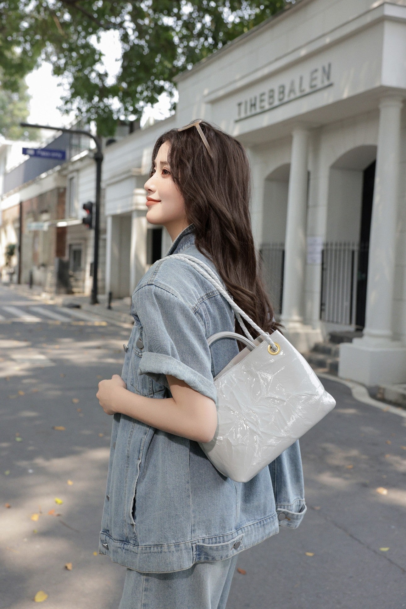 Andi - Distressed Leather