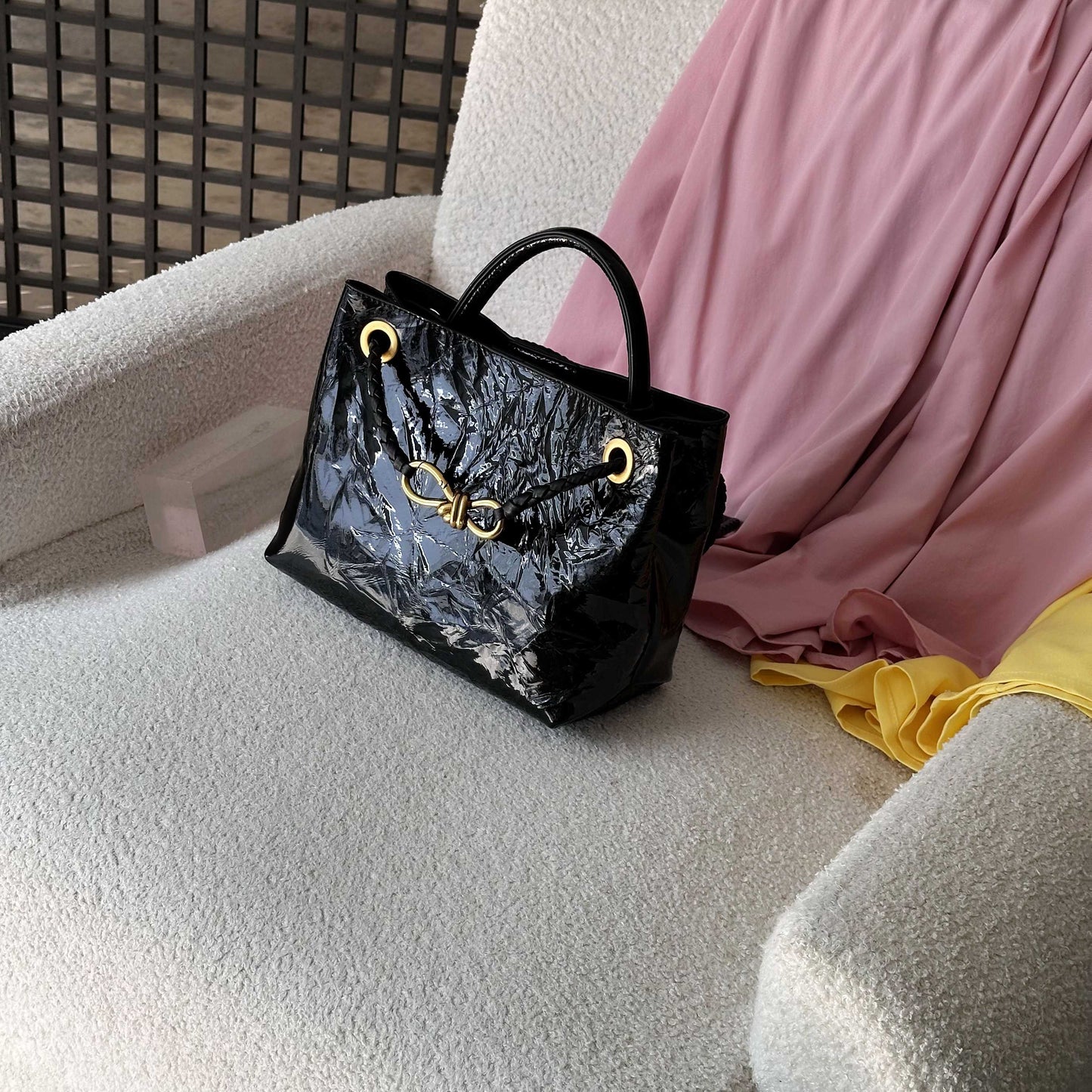 Andi - Distressed Leather