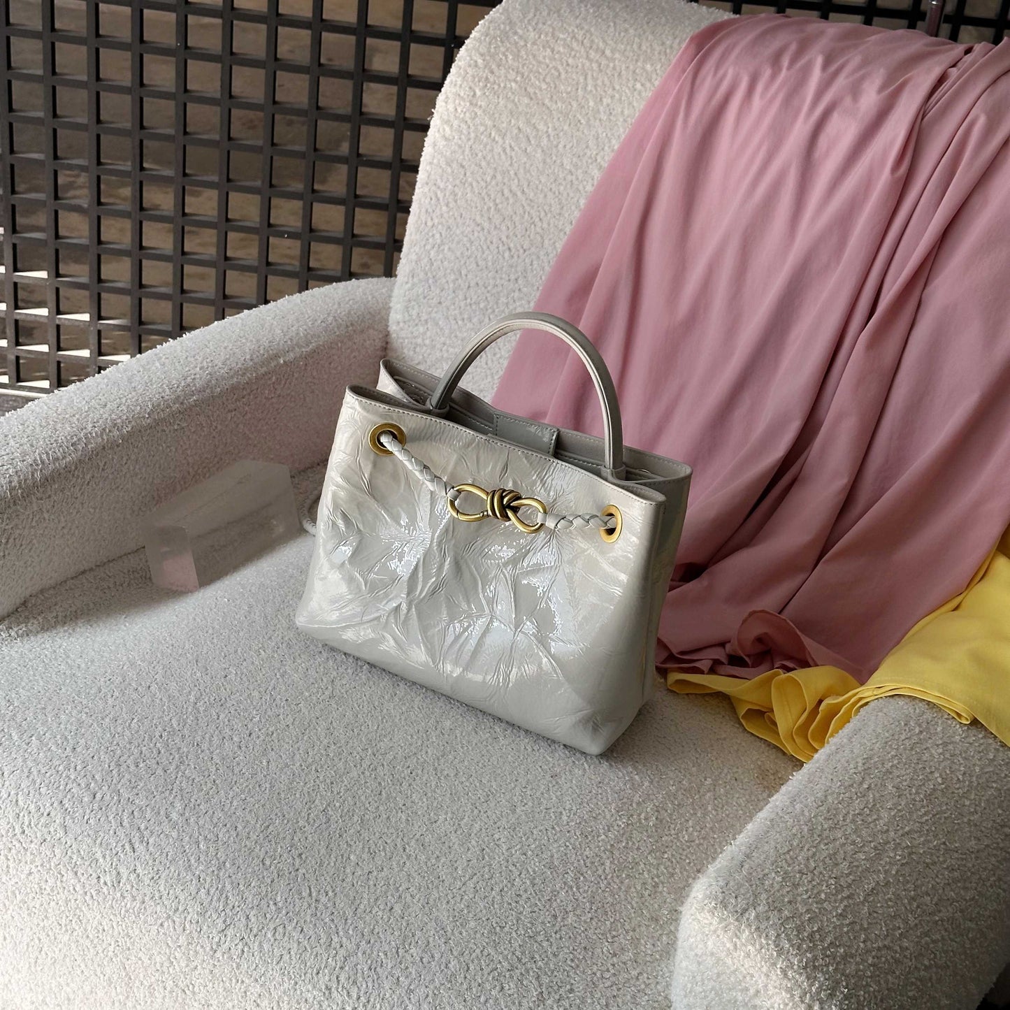 Andi - Distressed Leather